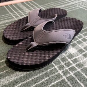 The North Face Gray and Black Flip Flops size 14
